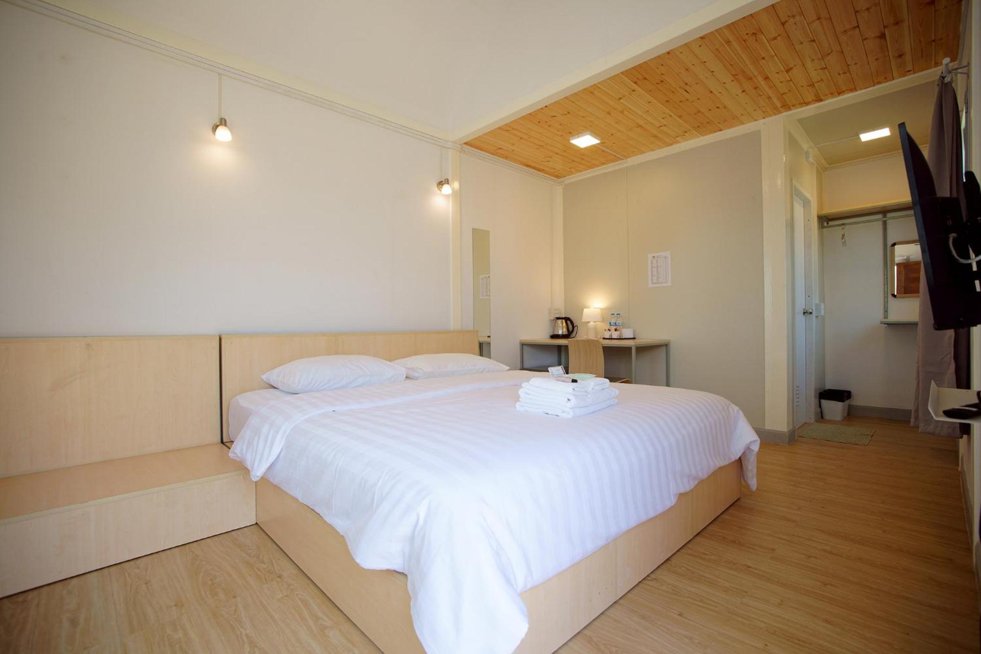 Barn Sampran Resort บ้านสามพรานรีสอร์ท Nakhon Pathom Exterior photo